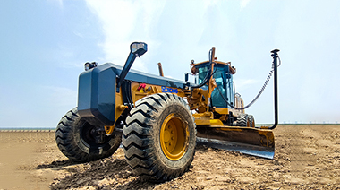 CHC Navigation stellt die TG63 vor - 3D-Gradiersteuerung für Motor-Grader zu einem günstigen Preis