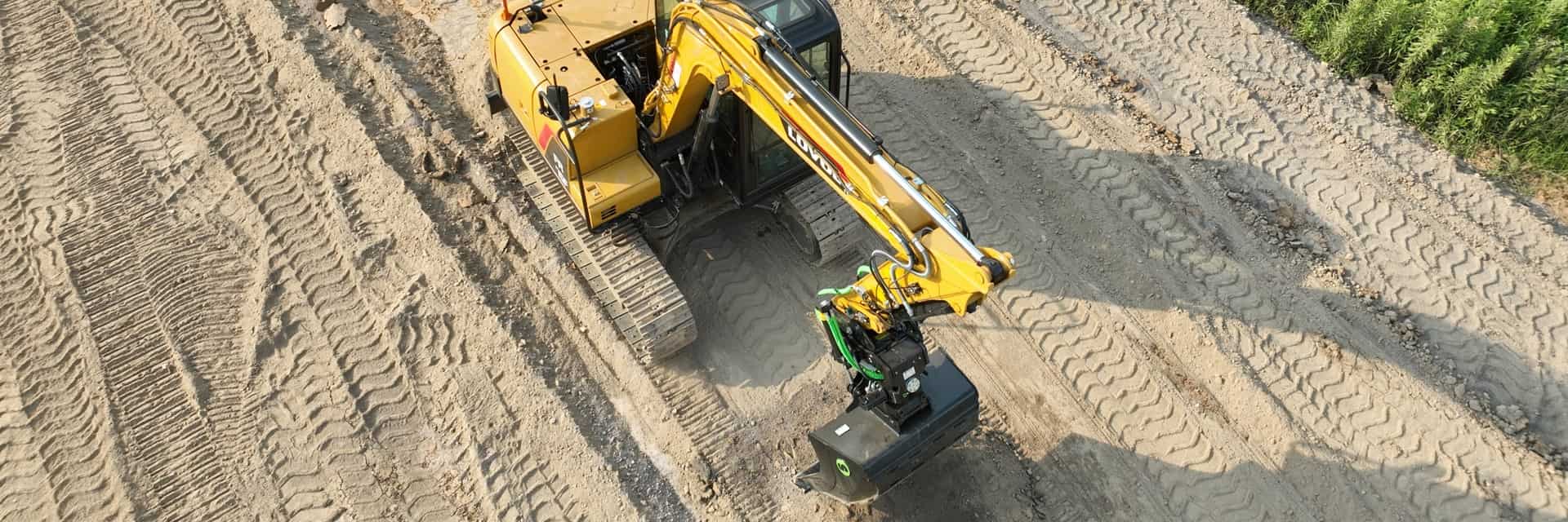Sistema de guiado 3D MCNAV para excavadoras, con tecnología avanzada GNSS e IMU para una excavación precisa.